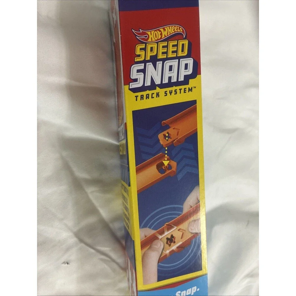 Hot Wheels Track Creator Straight Track Pack, 3 Feet of Speed Snap Track & 2 Ada